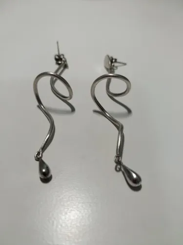 Brincos em Prata Sterling 925 - Curva com Pingente em Gota