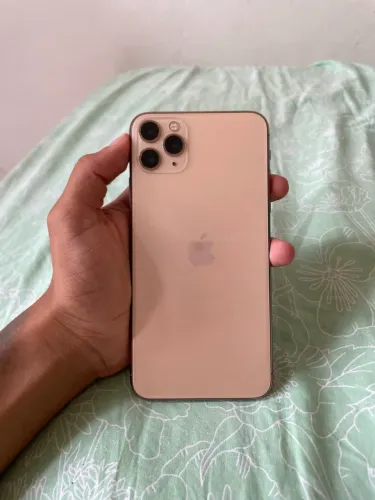 iPhone 11 Pro Max em perfeito estado 
