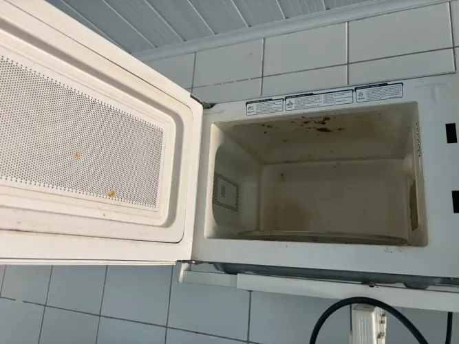 Microondas com defeito 