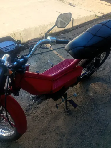 Vendo essa moto toda boa, as pessoas tudo nova