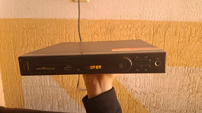Vendo aparelho de DVD Player game antigo (marca britânia)