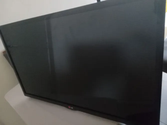 Vendo TV, LG de 32 polegadas.
