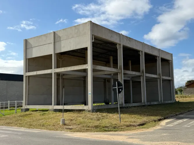 Galpão De Esquina Para Salas Comerciais 253m2 Bairro São João, Tubarão - SC