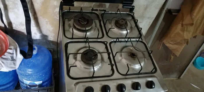 Vendo um fogão de quatro bocas para sair rápido meu número e *88
