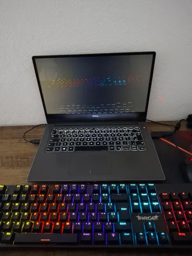 Notebook dell em ótimo estado funcionando perfeitamente extremamente como nas fotos 