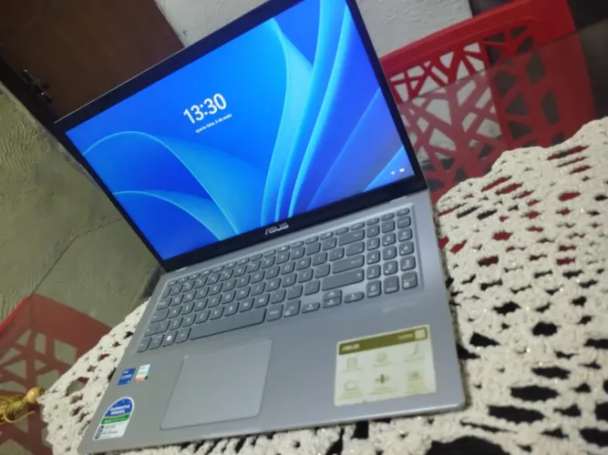 Notebook i5-11G com placa de vídeo Intel iris xe 