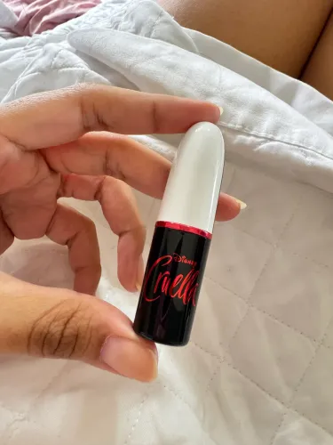 Batom MAC Edição exclusiva Cruella nunca usado