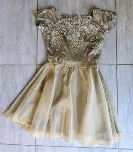 Vendo vestido dourado de festa de 15 anos