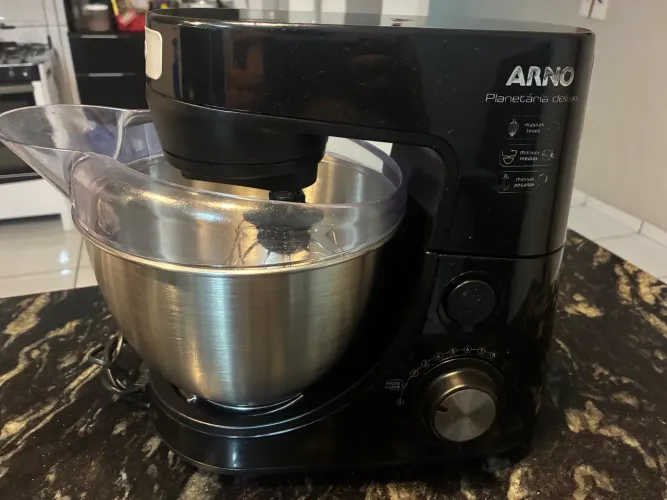 Batedeira Arno planetária Deluxe preta