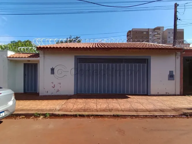 Casa padrão de 198m² disponível para venda - Vila Tibério