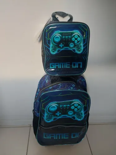 Mochila e lancheira térmica gamer