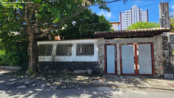 Casa para Locação em Salvador, Pituba, 3 dormitórios, 1 suíte, 2 banheiros, 5 vagas