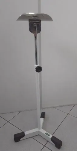 Suporte de braço para aferir pressão arterial.