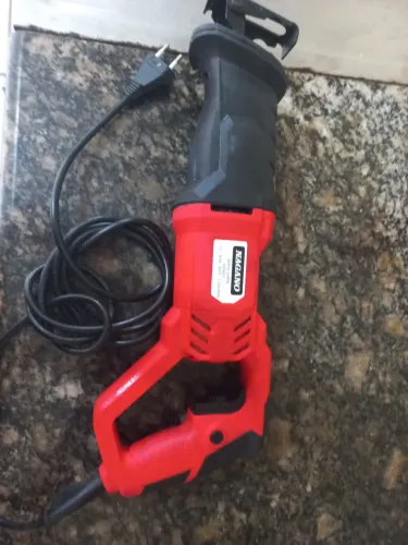 Vendo serra sabre nova.