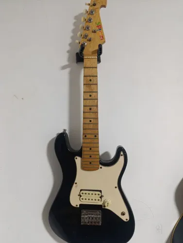Guitarra kids Tagima