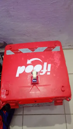 Vendo baú de 110 litros 