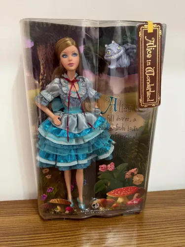 Barbie Alice no País das Maravilhas Lacrada
