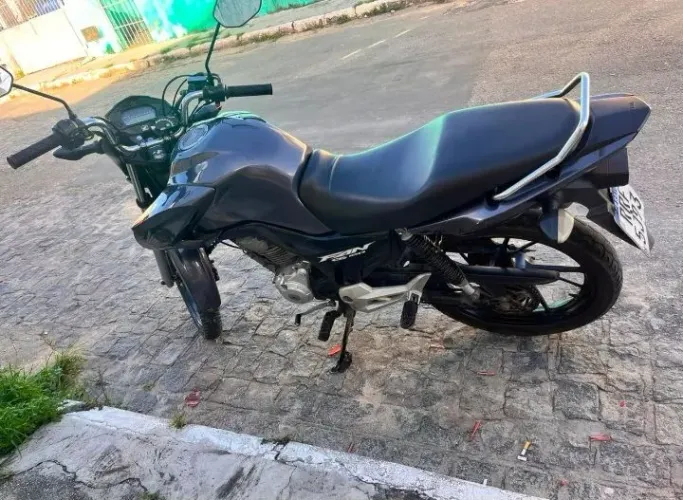 Vendo fan 160 com multas 