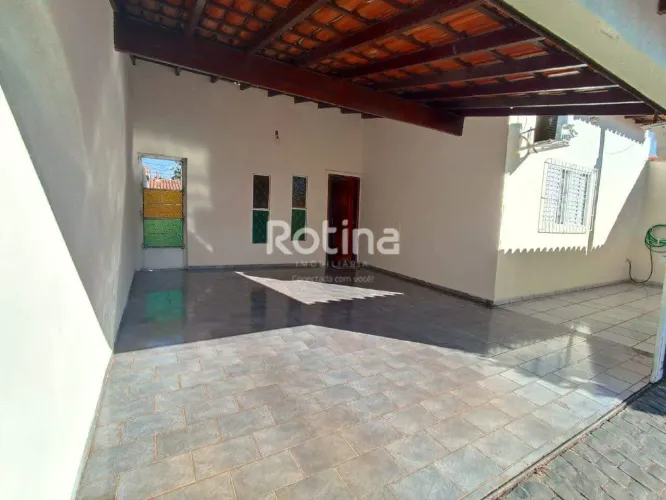 Casa residencial à venda no Planalto (Uberlândia/MG) 3 quartos, suíte, varanda gourmet e