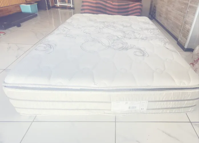 Colchão semi novo comprado mais não chegou a usar