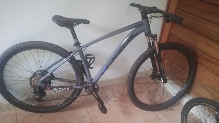 Bicicleta OGGI HDS