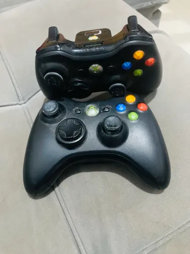 Vendo esses dois controles para XBOX 360