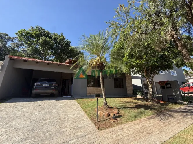 Casa em condomínio com 03 suítes na região sul de Londrina