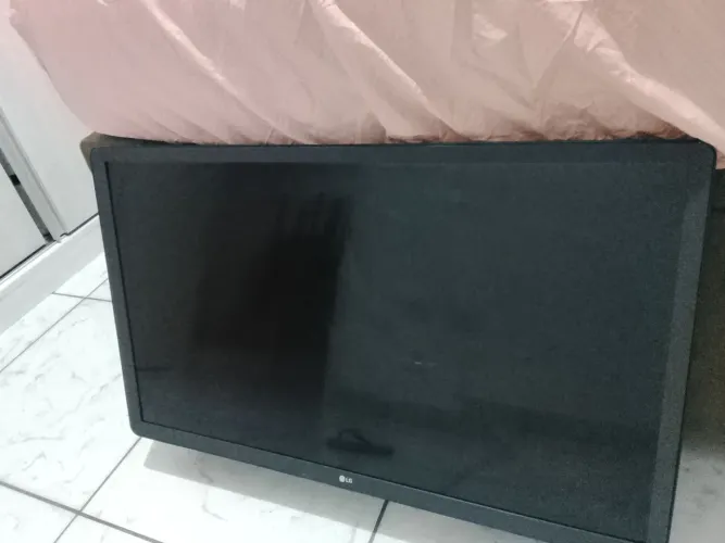 Tv LG com defeito para retirada de peças 