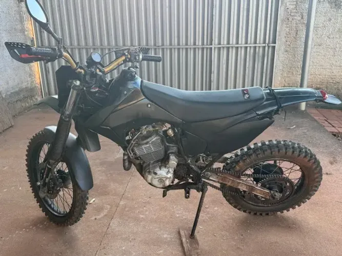 Moto de trilha 400cc