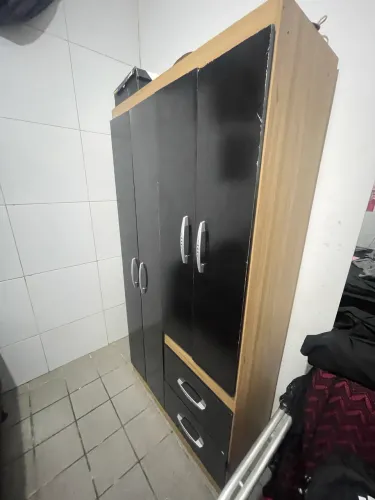 Guarda roupa de solteiro preto
