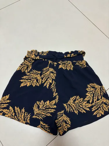Short verão com cinto azul marinho