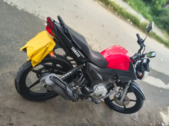 Moto em excelente estado,apenas segundo dono.
