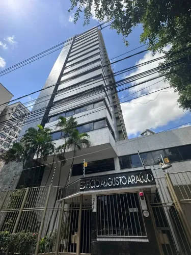 Alugo Apartamento semi mobiliado no Ed. Augusto Araujo com 4/4 - sendo 3 suites - 2 vagas