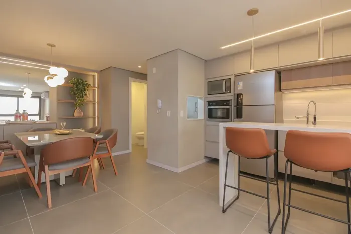Apartamento Mobiliado com 88 metros  3 quartos 1 vaga no bairro Petrópolis - Porto Alegre 
