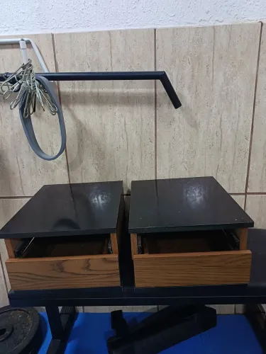 Mesinha cabeceira com gavetas