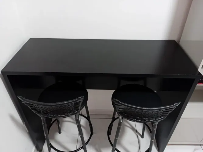 Bancada com 2 banquetas