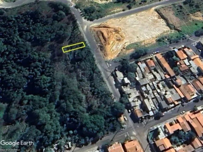 BOITUVA/SP  Lote com 200,32m² no bairro Santa Cruz