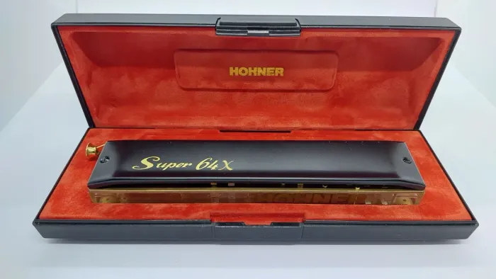 Excelente gaita Hohner Super 64x em dó (Stevie Wonder)