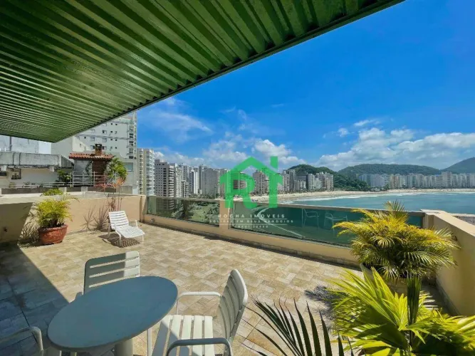 Cobertura à venda na Praia das Astúrias I Rocha Imóveis Guarujá.