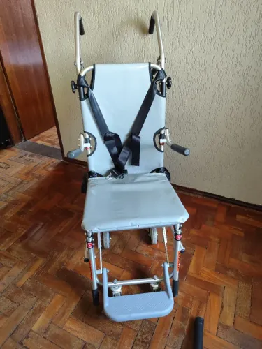 Cadeira para subir escada