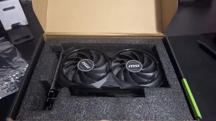 Placa de Vídeo MSI RTX 4060 Ti 8GB Nvidia - Ventus Black 2x (dual fan)