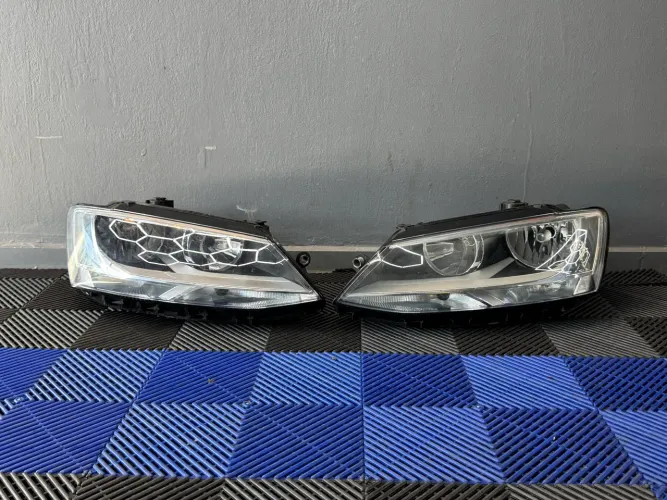 Par de Farol Original VW Jetta 2011 2017