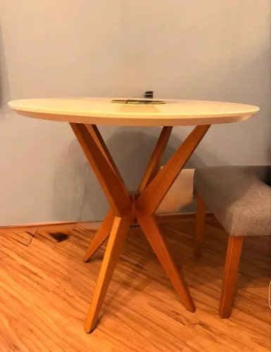 Mesa redonda tampo de vidro 80x80