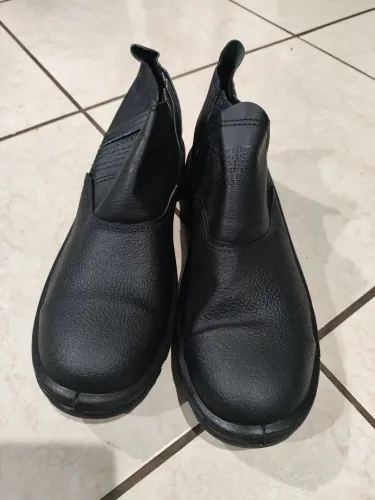 Bota de segurança tamanho 43