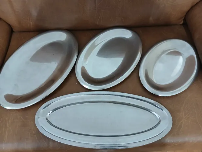 Travessas rasas em aço inox Fracalanza