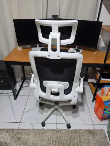 Cadeira com 3 meses de uso NOVINHA