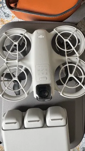 Drone DJI Neo (Hub carregador rápido + 3 Baterias)