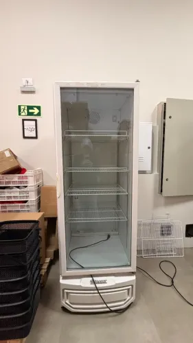 Freezer / expositor Gelopar 570 litros Branco