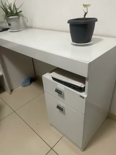 Venda de escrivaninha e cadeira de escritorio