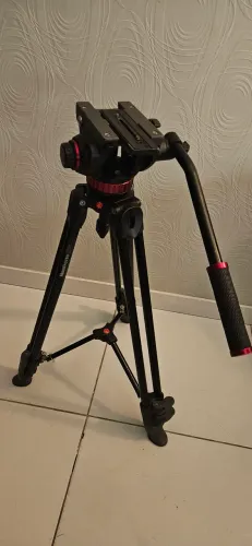 Tripé Manfrotto MVT520AM